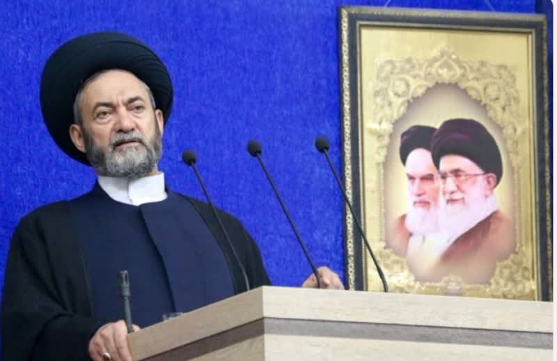اردبیل | امام جمعه امام جمعه اردبیل: اجرای قانون هماهنگی حقوق برای معلم شایستهتر از تجلیل است