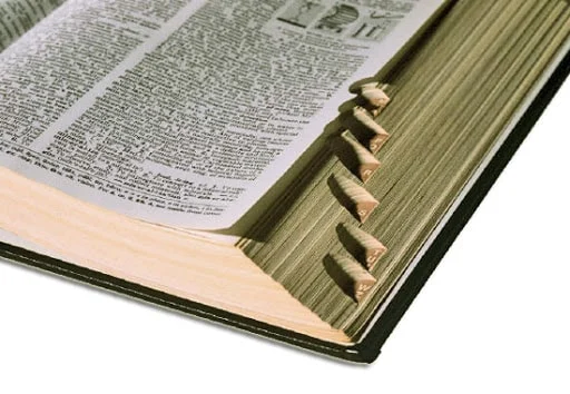 چگونه از ابزارهای دیکشنری هوشمند در کتابخوان‌ها استفاده کنیم؟